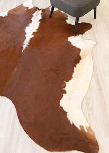 Brown White Cowhide Rugs: Hereford Brown And White Cowhide Rug (Size: 230 x 200 CM) CHR2151