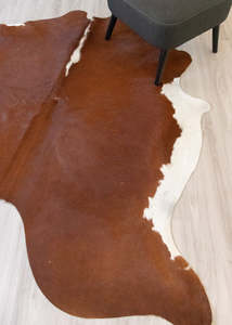 Brown White Cowhide Rugs: Hereford Brown And White Cowhide Rug (Size: 200 x 180 CM) CHR2122