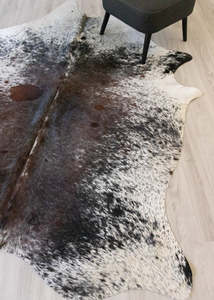 Salt Pepper Tri-Color Cowhide Rug (Size: 260 X 190 CM) CHR2125