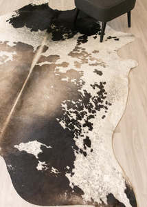 (Rare) Metallic/Rustic Cowhide Rug (Size: 270 X 210 CM) CHR2250