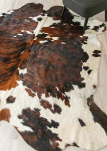 Exotic Tricolor Cowhide Rug (Size: 230 X 210 CM) CHR2327