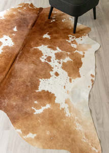 Cowhide Rugs Nz: Brown And White Cowhide Rug (Size: 230 X 200 CM) CHR2323