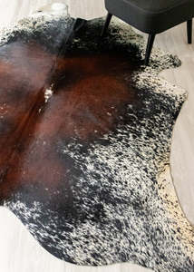 Cowhide Rugs Nz: Salt Pepper Tri-Color Cowhide Rug (Size: 230 X 200 CM) CHR2322