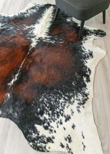 Salt Pepper Tri-Color Cowhide Rug (Size: 220 X 200 CM) CHR2321