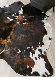 Exotic Tricolor Cowhide Rug (Size: 230 X 200 CM) CHR2318