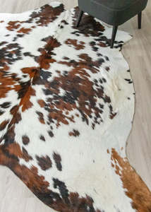 Exotic Tricolor Cowhide Rug (Size: 250 X 210 CM) CHR2315