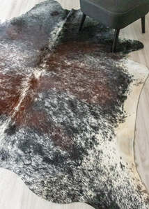 Salt Pepper Tri-Color Cowhide Rug (Size: 250 X 210 CM) CHR2312