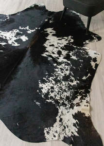 Black White Cowhide Rugs: Black And White Cowhide Rug (Size: 240 X 200 CM) CHR2301