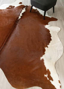 Cowhide Rugs Nz: Hereford Brown And White Cowhide Rug (Size: 280 x 240 CM) CHR2535