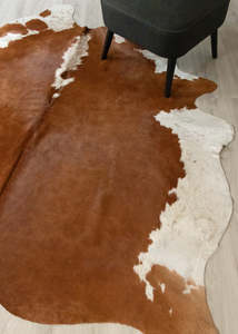 Cowhide Rugs Nz: Hereford Brown And White Cowhide Rug (Size: 230 x 200 CM) CHR2534