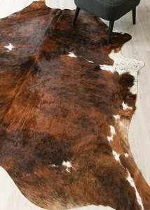 Exotic Tricolor Cowhide Rug (Size: 250 X 220 CM) CHR2527