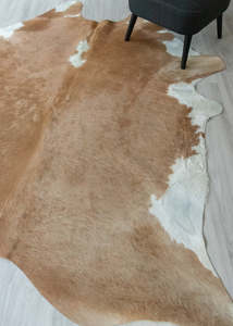 Brown White Cowhide Rugs: Hereford Brown And White Cowhide Rug (Size: 250 x 220 CM) CHR2403