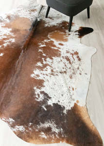 Tri Color Cowhide Rugs: (Rare) Salt Pepper Tri-Color Cowhide Rug (Size: 240 X 220 CM) CHR2451