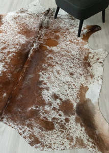 Tri Color Cowhide Rugs: (Rare) Salt Pepper Tri-Color Cowhide Rug (Size: 220 X 200 CM) CHR2411