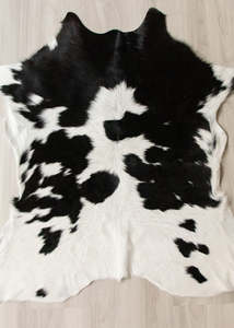 Calf Skin Rugs: Calfskin - Black/White (Size: 100 X 100 CM) CS635