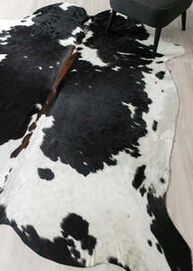 Cowhide Rugs Nz: Black And White Cowhide Rug (Size: 250 X 210 CM) CHR2646