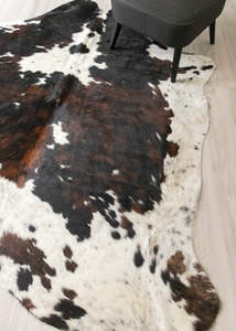 Exotic Tricolor Cowhide Rug (Size: 240 X 200 CM) CHR2642