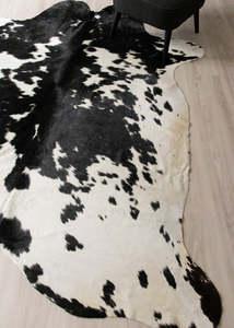 Black And White Cowhide Rug (Size: 250 X 220 CM) CHR2636