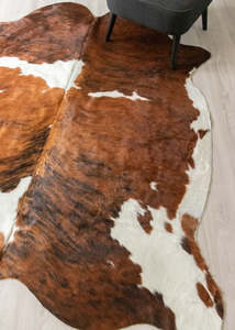 Exotic Tricolor Cowhide Rug (Size: 220 X 190 CM) CHR2630