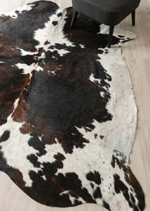 Exotic Tricolor Cowhide Rug (Size: 240 X 210 CM) CHR2628