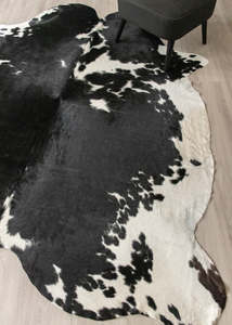 Black And White Cowhide Rug (Size: 250 X 220 CM) CHR2614