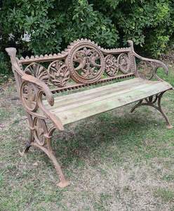 Cast Iron: Cast Iron Love Birds Bench seat