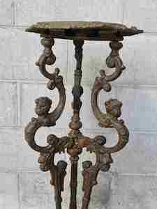 Cast Iron: Saint James Cast Iron Stand