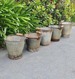 Garden And Outdoors: Vintage water Bucket