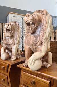 Wooden Statues Carvings: CARVED WOODEN LION STATUE
