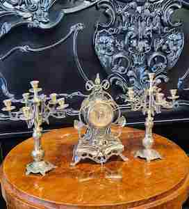 Chandeliers: Brass clock Garniture set