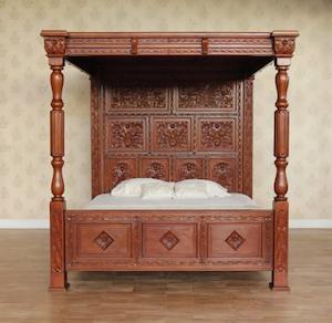 ANCESTRAL MEDIVAL CANOPY BED