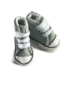 Frank The Frog: Frog's sneakers