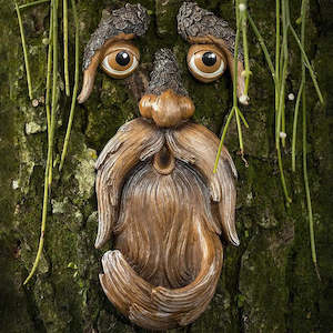 Tree Monster Bird Feeder Outdoor Courtyard Yard Garden  Whimsical Tree Hugger Sculpture