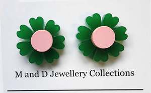 M and D Jewellery - Daisy Studs - Green/Light Pink
