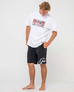 Mens Boardshorts: Peek Show 21" Boardshort