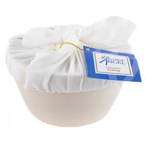 Biscuits Pastries: The Carved Angel Traditional Christmas Pudding in Ceramic Basin