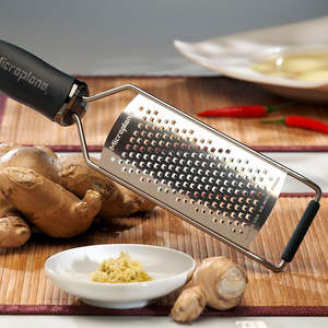 Microplane Coarse Grater ~ Black Handle
