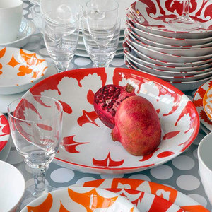 Serving Table Top: Tsé & Tsé Large Shallow Bowl ~ Iskandar Red