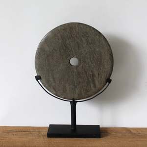 Riverbed Eternity Stone On Stand