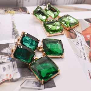 Gildie Lifestyle: Square Vintage Style Earrings