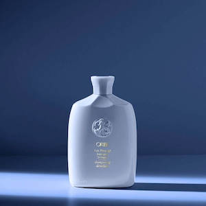 Shampoo Conditioner: Oribe Run-Through Detangling Shampoo