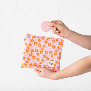 All Of Salon Except Gildie: Tap Carry Bag (KIKI & CO x TAP.)