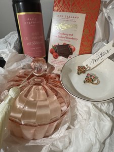 Products: Sachii Gift box candle available in Pink or Blue Sachii