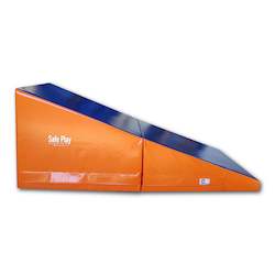 Gym Mats: Folding Wedge