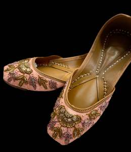 Women Punjabi Jutti: Peach color Pure leather very soft double cushioned based hand work Beautiful Punjabi Jutti