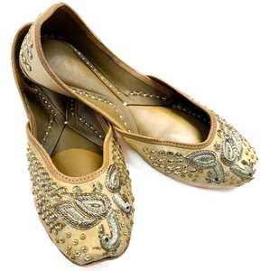 Pure leather very soft double cushioned based hand work Beautiful Punjabi Jutti