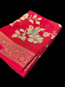 Plain Printed Sarees 1: Pure chiffon based Beautiful floral print Saree