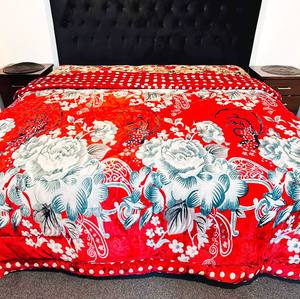 Quilts: Beautiful Floral Design 220 X 230 Cm Heavy Weight Quilt With Microfibre Filling (Super King Size Bed)