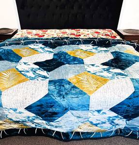 Quilts: Beautiful Design 220 X 230 Cm Heavy Weight Quilt With Microfibre Filling (Super King Size Bed)