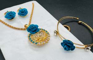 Kid’s pendant set with bracelet